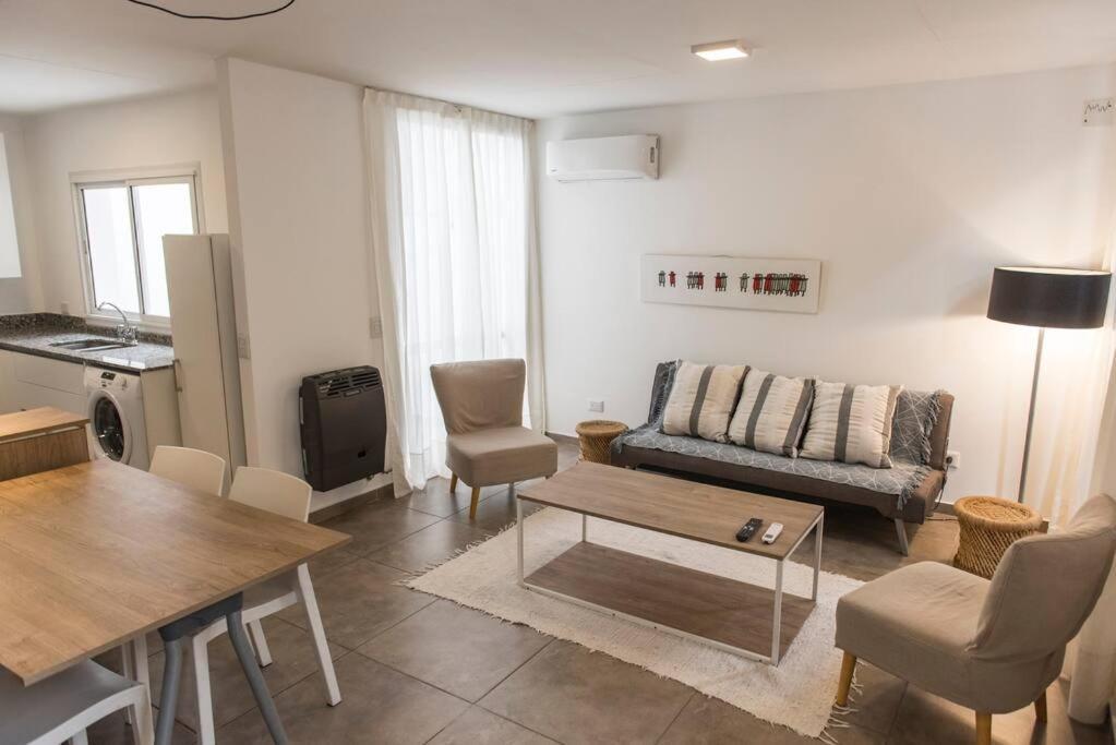 Espacioso Duplex En Cordoba, Argentina *
